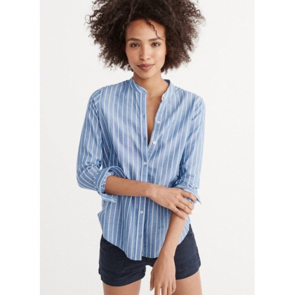 Abercrombie & Fitch Women Small Blue Stripped Quiet Luxury Look Capsule Top